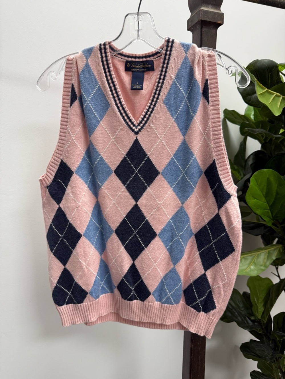 Brooks Brothers Pink and Navy V‑Neck Sweater